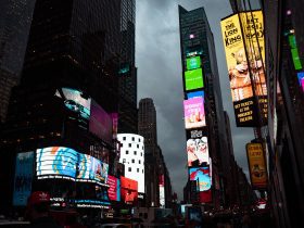 Here's What Industry Insiders Say About Digital Signage 105