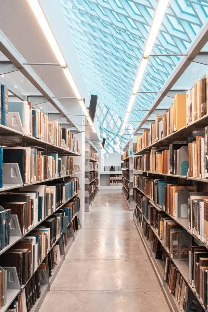 How To Choose The Right Online Library For Your Content 
